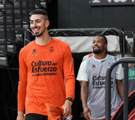 El Valencia quiere asegurar virtualmente los cruces ante el Obradoiro