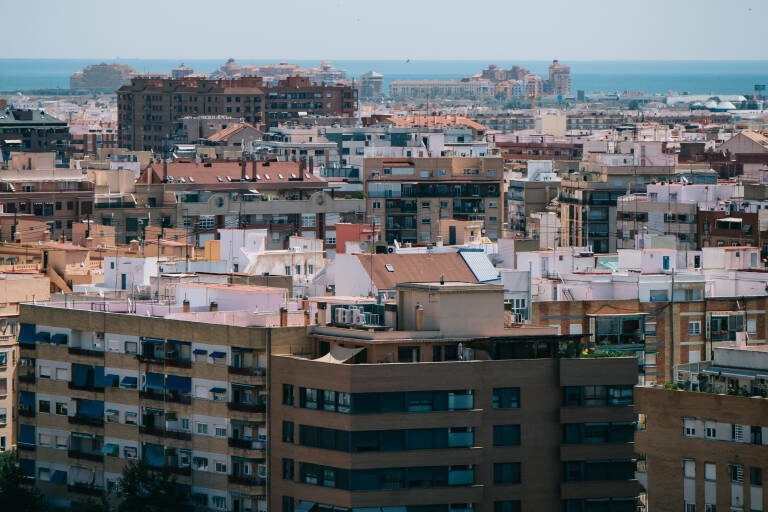 Las inmobiliarias alertan: la nueva ley expulsará a inquilinos y propietarios
