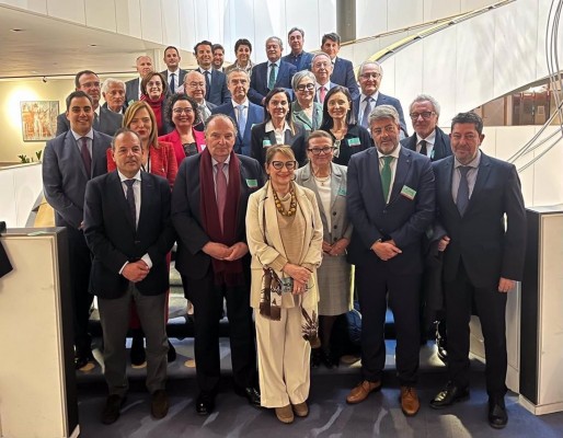 Las Cámaras de la Comunitat reclaman en Bruselas medidas de apoyo a las empresas exportadoras