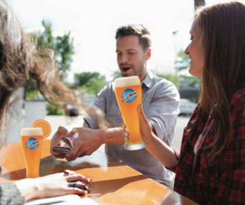 La cerveza artesanal más vendida de Estados Unidos se hace con naranja 'valenciana' y abre fábrica en la Marina