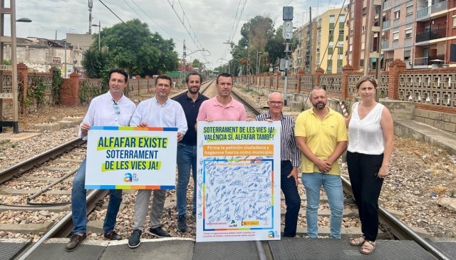 Mompó (PP) exige al Ministerio de Transportes actuaciones urgentes en el paso a nivel de Alfafar   
