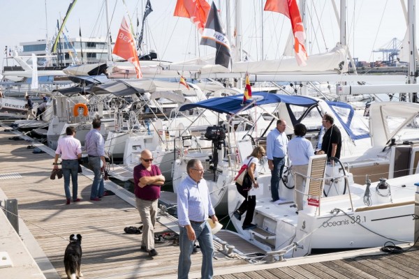 Más de 2000 visitantes en la primera jornada del Valencia Boat Show