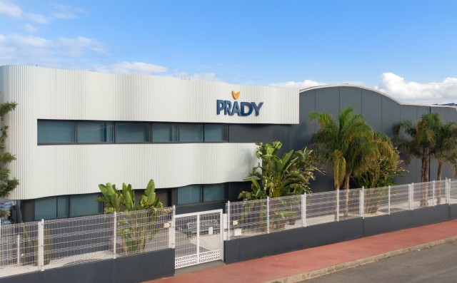 El gigante británico de la perfumería 2M compra la murciana Laboratorios Prady