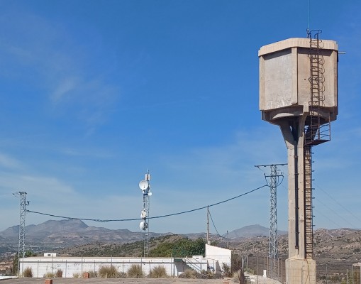 Arrancan en Elche los trabajos de reparación del depósito de agua de Bonavista