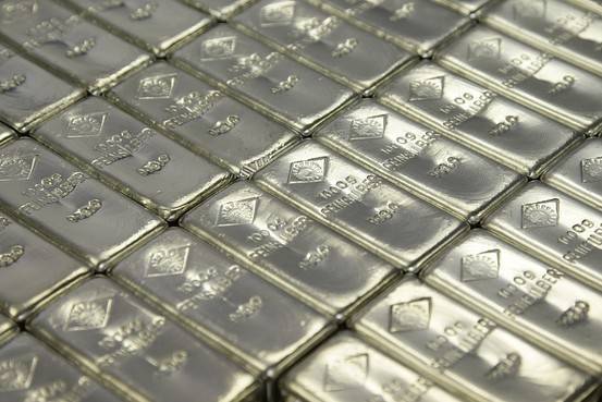 La plata se topa con la resistencia de los 26$