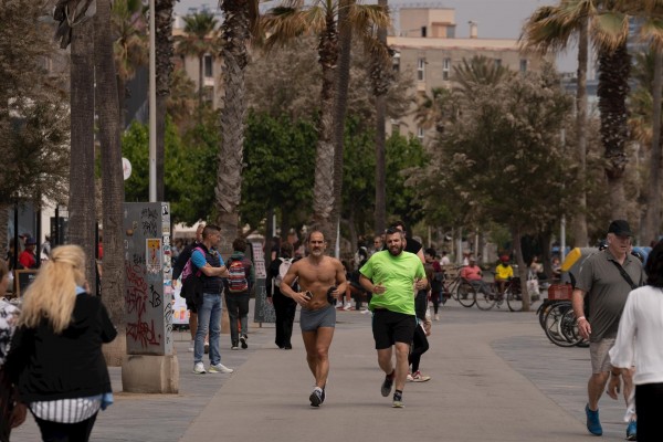 Sanidad propondrá a las CCAA adelantar al 15 de mayo la activación del plan por altas temperaturas