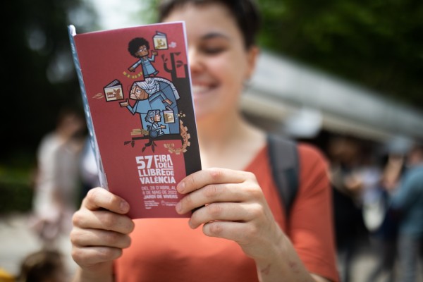 La Fira del Llibre també és art urbà i dansa