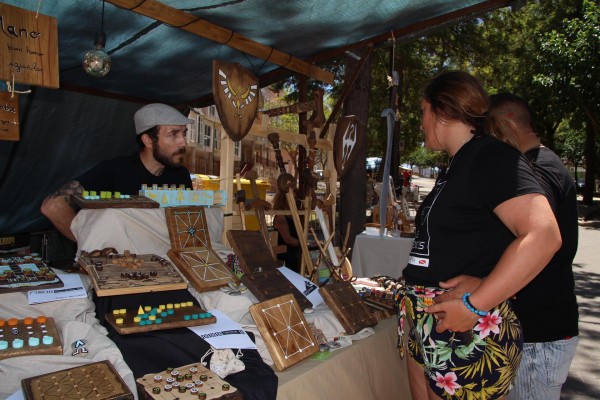 El Mercado Alternativo Urbano de Cartagena vuelve a la Plaza de la Merced con 25 artesanos