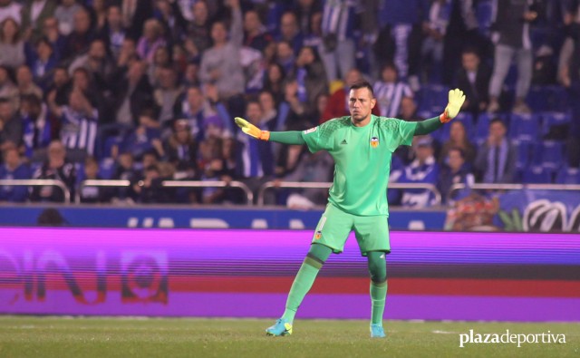 Diego Alves cumple 150 partidos oficiales con el Valencia CF en Riazor