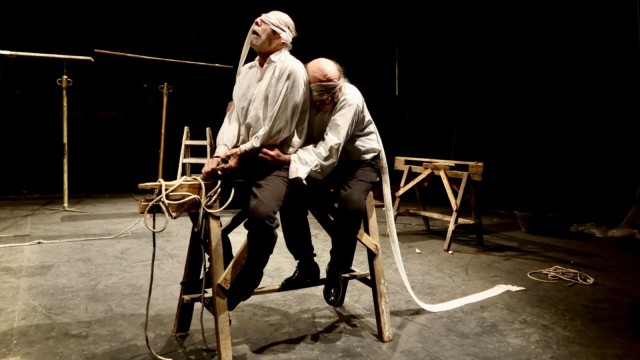 El humor exquisito de La Zaranda llega al Teatre Arniches con 'Manual para armar un sueño'