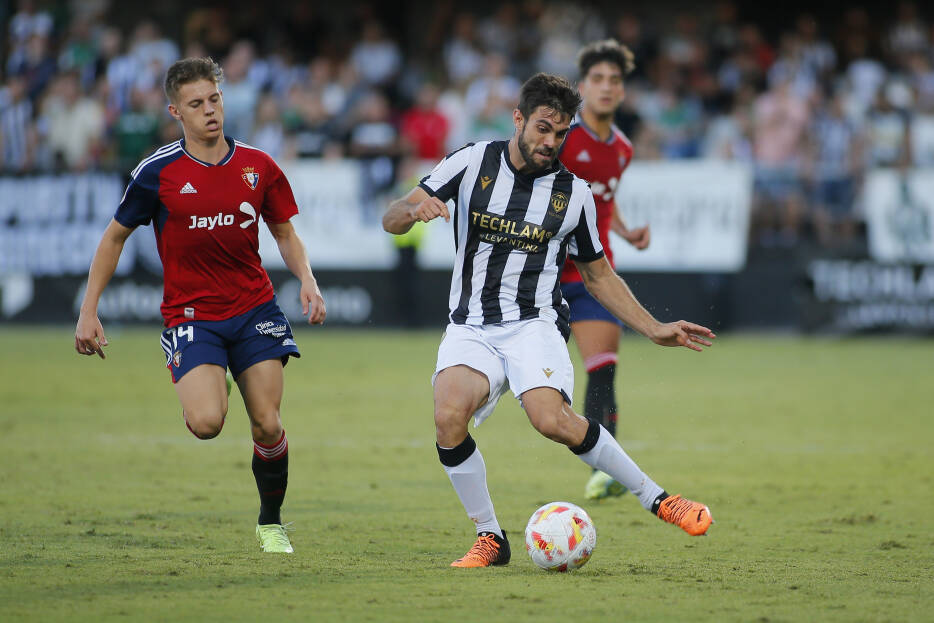 Un 'refuerzo' para la banda izquierda del Castellón