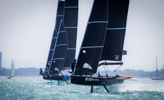 Los barcos de la 69F ya “vuelan” en aguas de Valencia abriendo la temporada europea