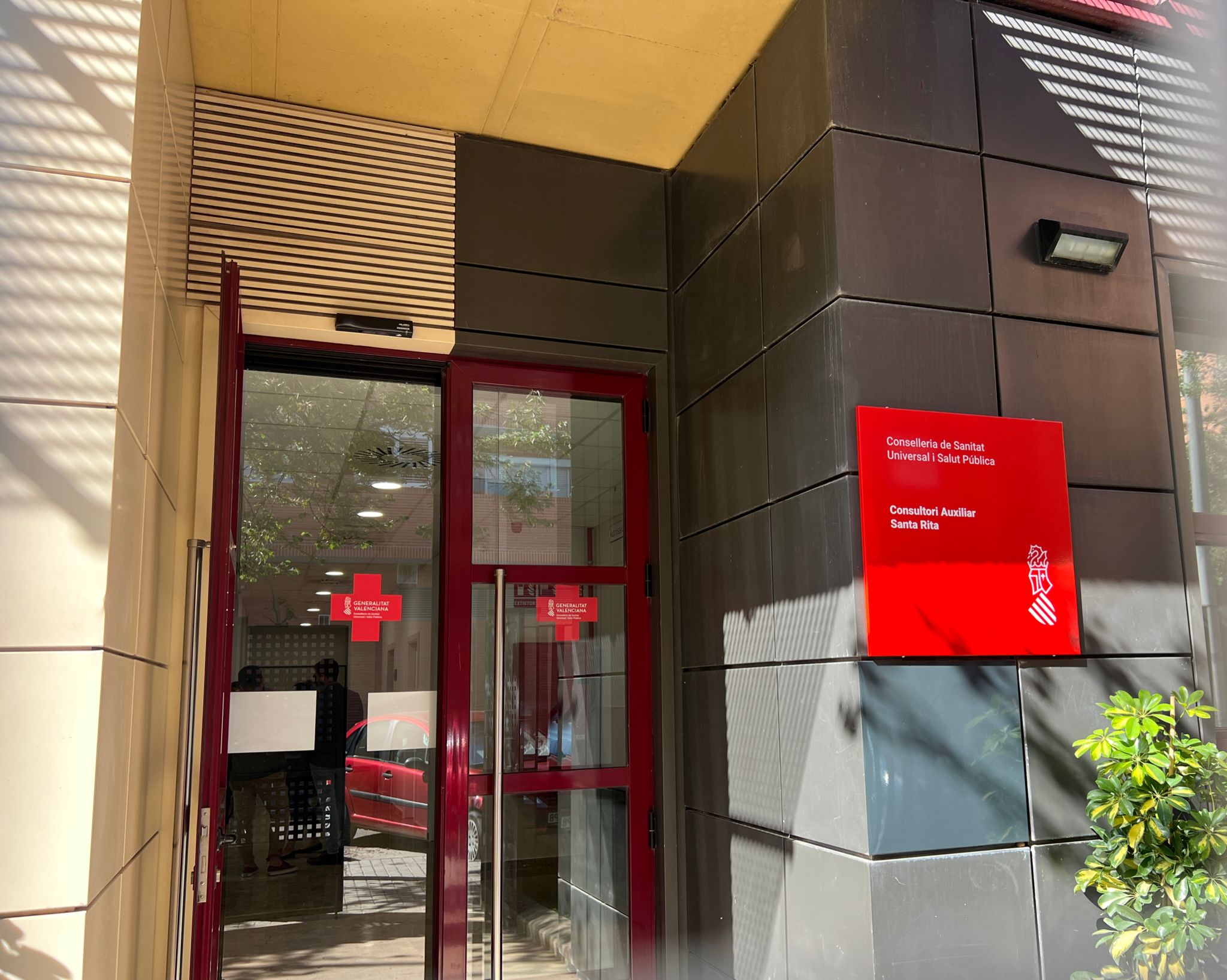 Centro de salud del barrio de Santa Rita de Paterna. - 