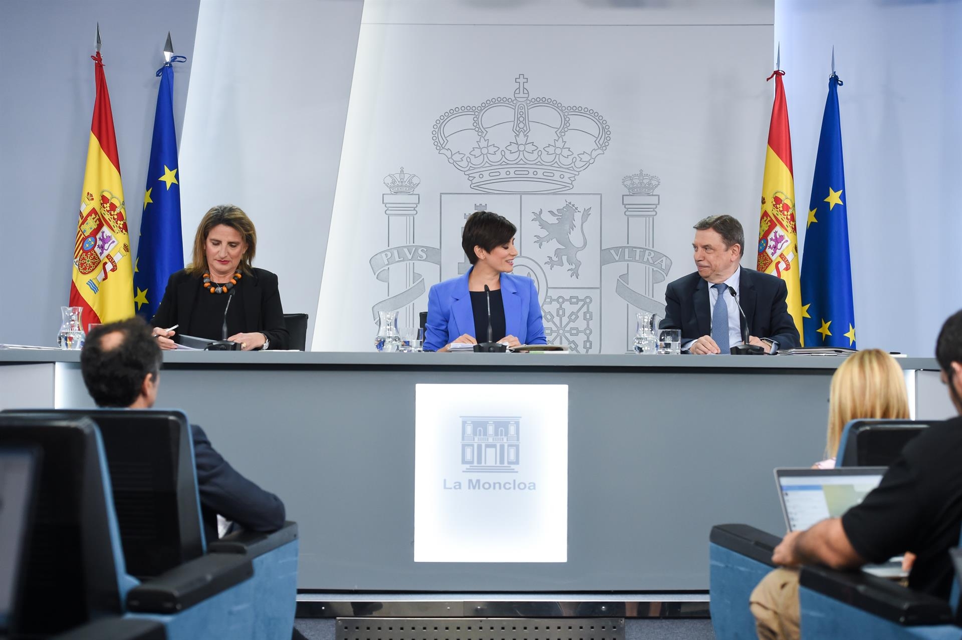 La vicepresidenta tercera y ministra para la Transición Ecológica y el Reto Demográfico, Teresa Ribera; la ministra Portavoz, Isabel Rodríguez y el ministro de Agricultura, Pesca y Alimentación, Luis Planas - Foto: Gustavo Valiente - Europa Press - 