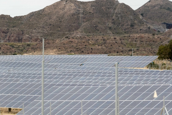 Elektrosol avanza en su red de microparques solares en Castelló: dos plantas 'gemelas' salen a exposición