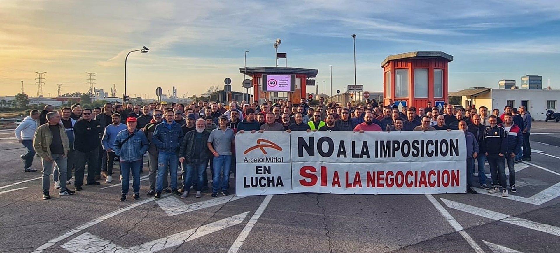 Trabajadores de ArcelorMittal protestan contra el 