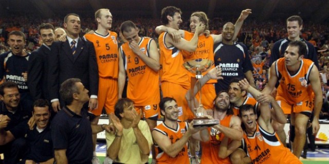 El Valencia celebra veinte años de la ULEB de 2003, su primer título europeo