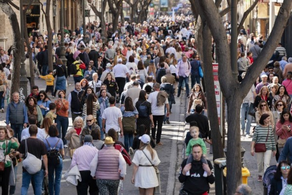 El 67% de los mayores de 16 años en España dice haberse sentido feliz siempre o casi siempre en 2022