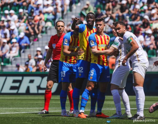 Diakhaby sufrió una torsión de tobillo y podrá jugar ante el Valladolid