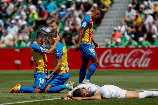 El Valencia se pasea por Elche