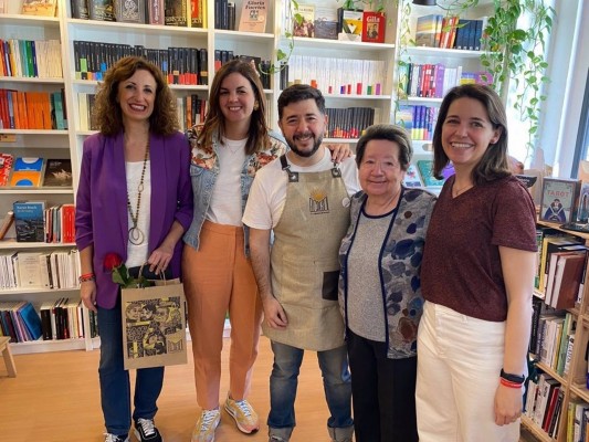Sandra Gómez promete regalar un bono para comprar un libro con el nacimiento de cada bebé
