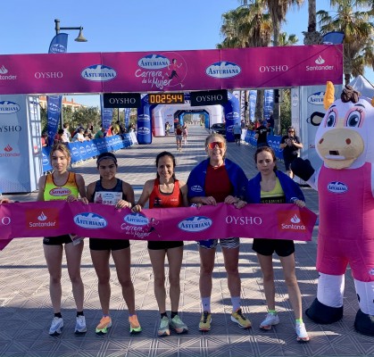 La Carrera de la Mujer tiñe de rosa las calles de València en una gran jornada de fiesta deportiva y solidaria
