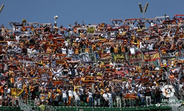 La afición valencianista extiende su protesta contra Lim al Martínez Valero
