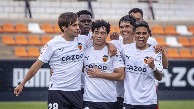El Mestalla vence al Ebro