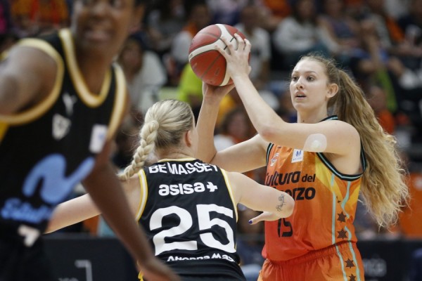 A cerrar el billete a semifinales de LF Endesa en la Fonteta
