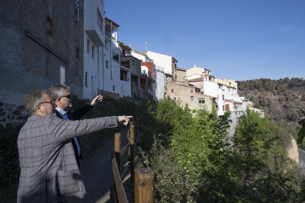


La Diputación traslada el plan de recuperación a los pueblos afectados por el fuego del Alto Mijares