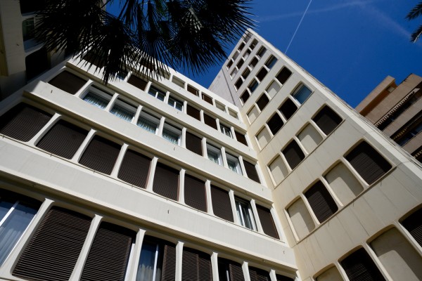 Por qué uno de los edificios más ‘japoneses’ de València es de Fisac y pasa tan desapercibido


