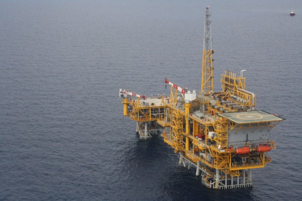 Compromís denuncia el silencio del Gobierno sobre la posible venta de la plataforma marina del Castor