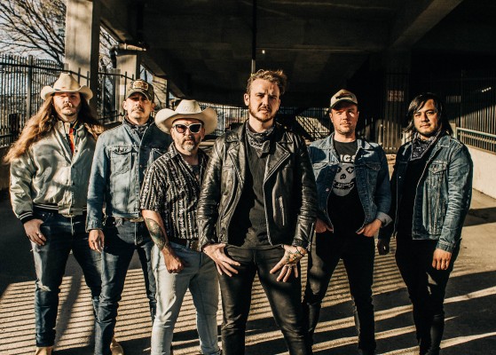 Vandoliers despliegan su country-punk en Loco Club