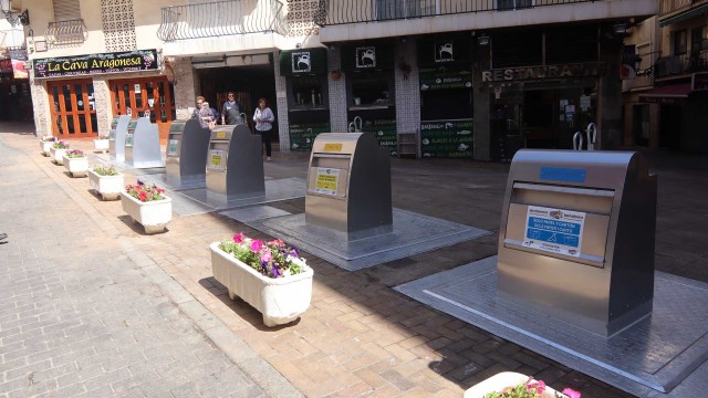 La Plaza de la Constitución de Bendorm estrena nuevos contenedores soterrados 