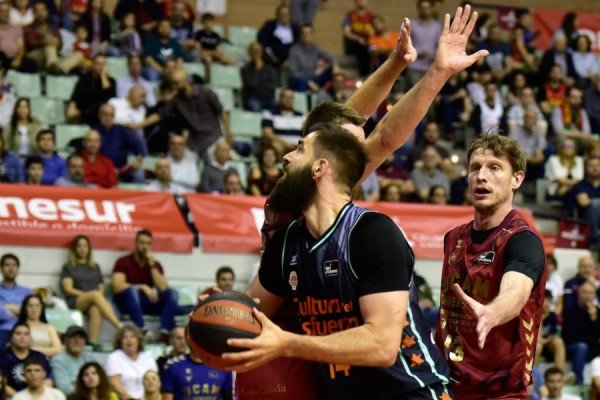 El Valencia necesita reaccionar ante el Bilbao para no arriesgar el ‘playoff’