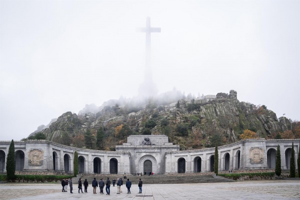 Los restos de Primo de Rivera también serán sacados del Valle de los Caídos 