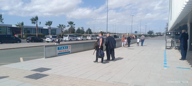 Encallados en el aeropuerto de Corvera

