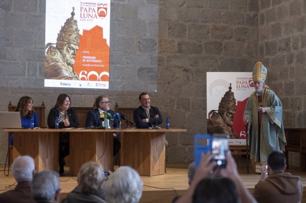 La Diputación celebra el centenario de la muerte del Papa Luna con divulgación, literatura y teatro