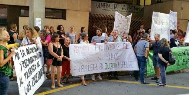 Los educadores especiales quieren depender de Marzà y no de Bravo 