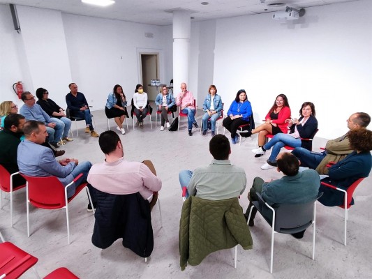 El PSPV promete mejorar las condiciones laborales en el Hospital de Manises tras la reversión