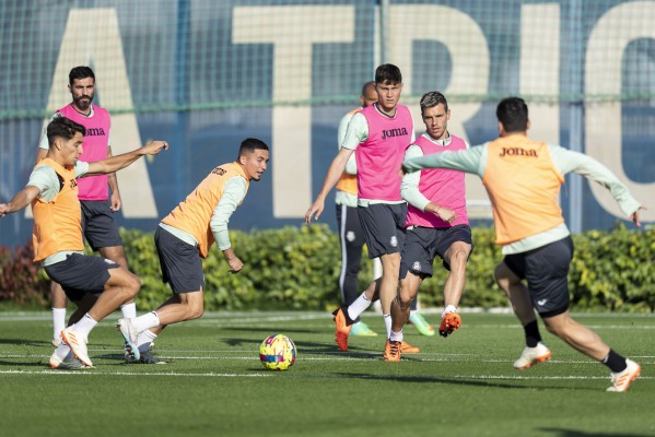 El Villarreal prepara el partido de Sevilla con la ausencia de Gerard Moreno

