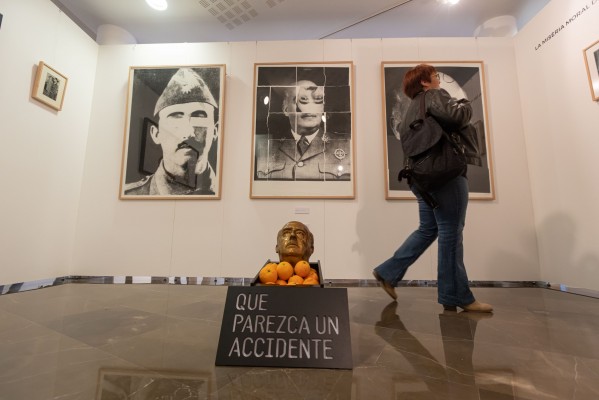 El franquismo  y la transición, a través del 'filtro' de la sátira