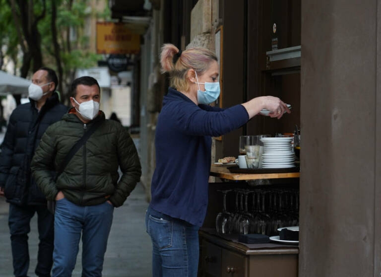 Las ventas del sector servicios suben un 7,7% en febrero impulsadas por la hostelería y el automóvil