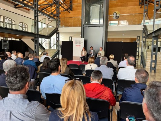 Orihuela acoge una jornada del Colegio de Arquitectos para agilizar licencias urbanísticas