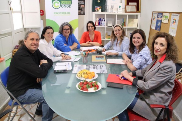 Gómez se compromete a aumentar un millón el presupuesto de las convocatorias de cooperación