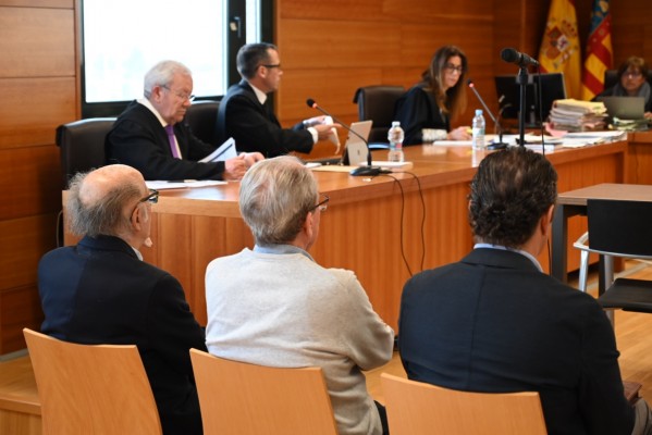 Juicio a la patronal de Castellón: tres empresas certifican que nunca cobraron los cursos de formación