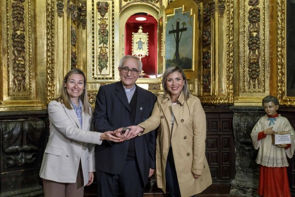 Alicante ensaya sin incidentes la apertura del camarín de la reliquia de Santa Faz
