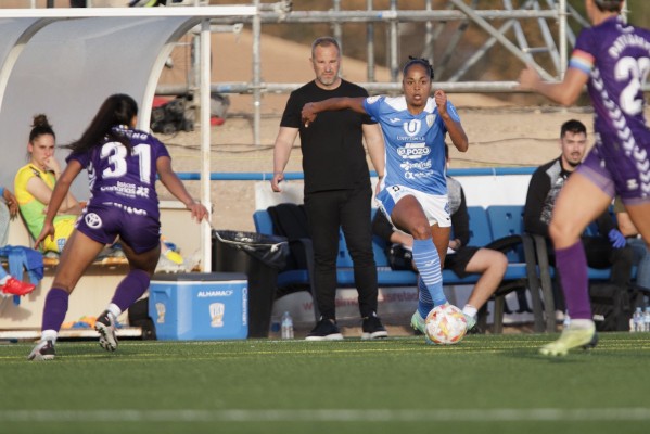 El Alhama CF desmiente que Randri insulte y veje a las jugadoras, como se ha publicado