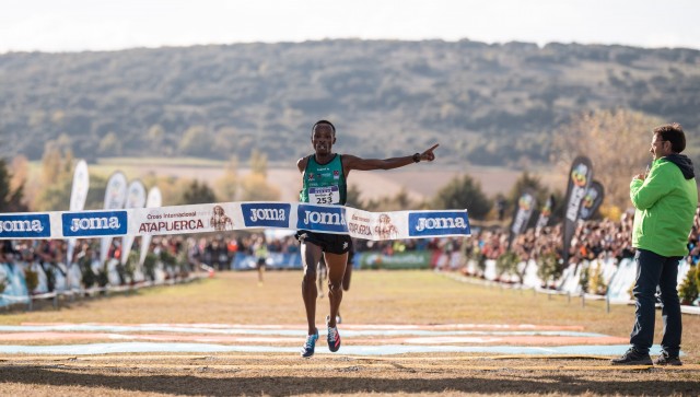 Kwizera y Ndikumwenayo, del Playas de Castellón, campeones del circuito mundial de cross