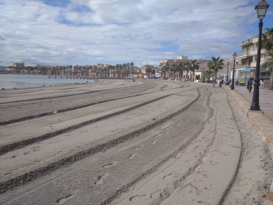 Los Alcázares ya busca la empresa que velará por la vigilancia de sus playas este verano